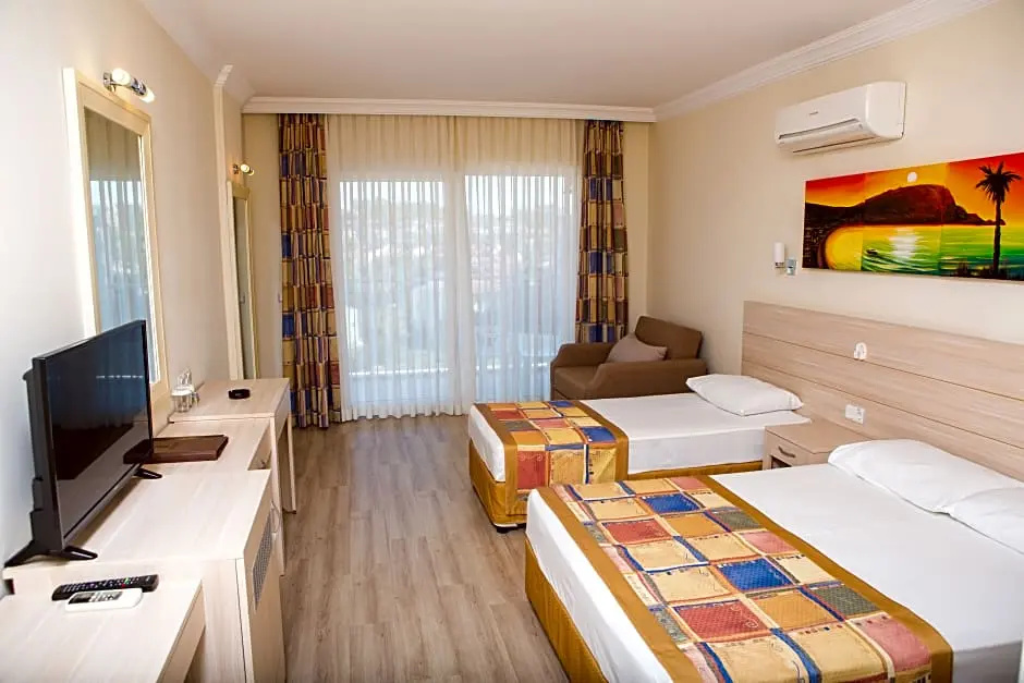 Standard Double room with land view (full double bed)