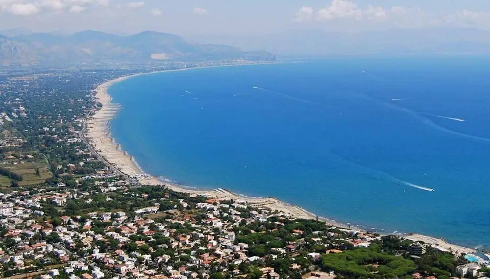 Beach & Waterfront