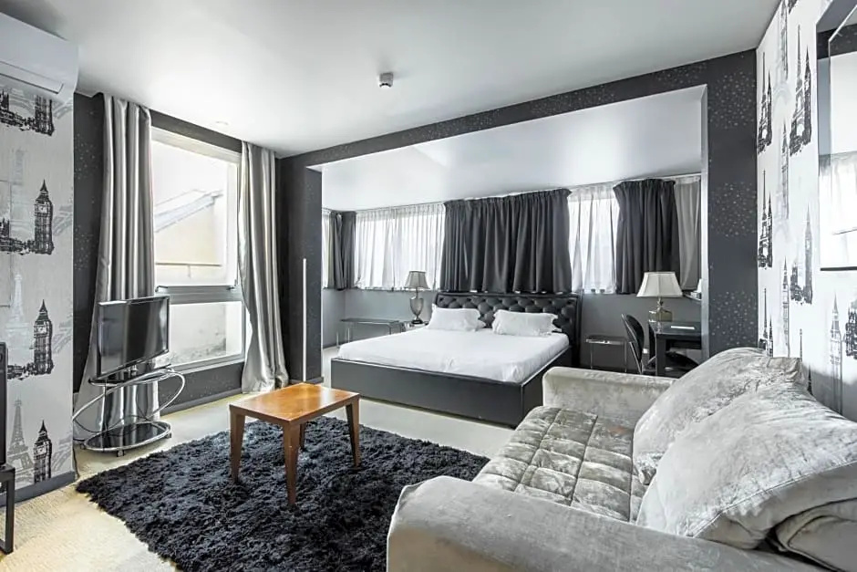 Le Pera Hotel 108