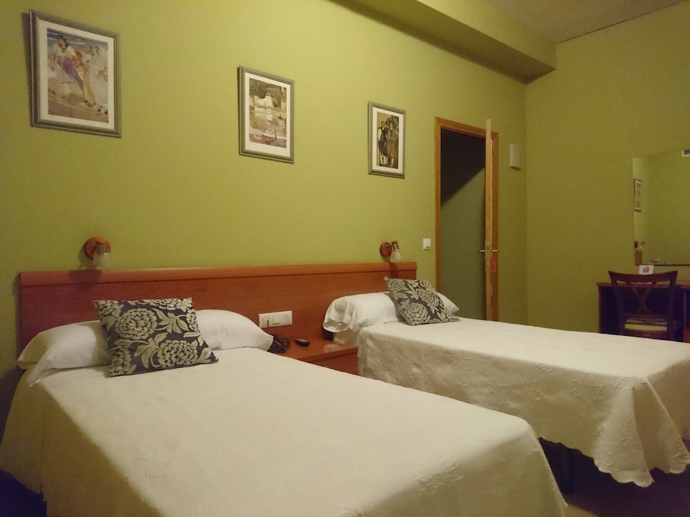 Hotel Dora — 4