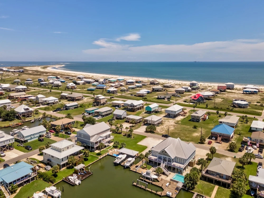 Coastal Breeze - 2123 Cadillac 3 Bedroom Home by RedAwning