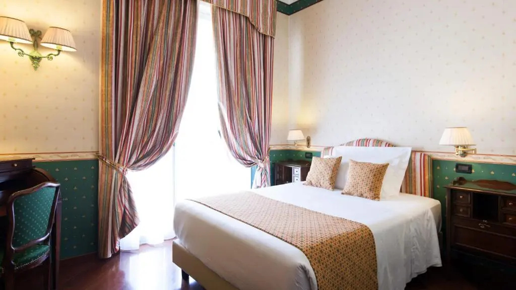 Deluxe Double room (full double bed)