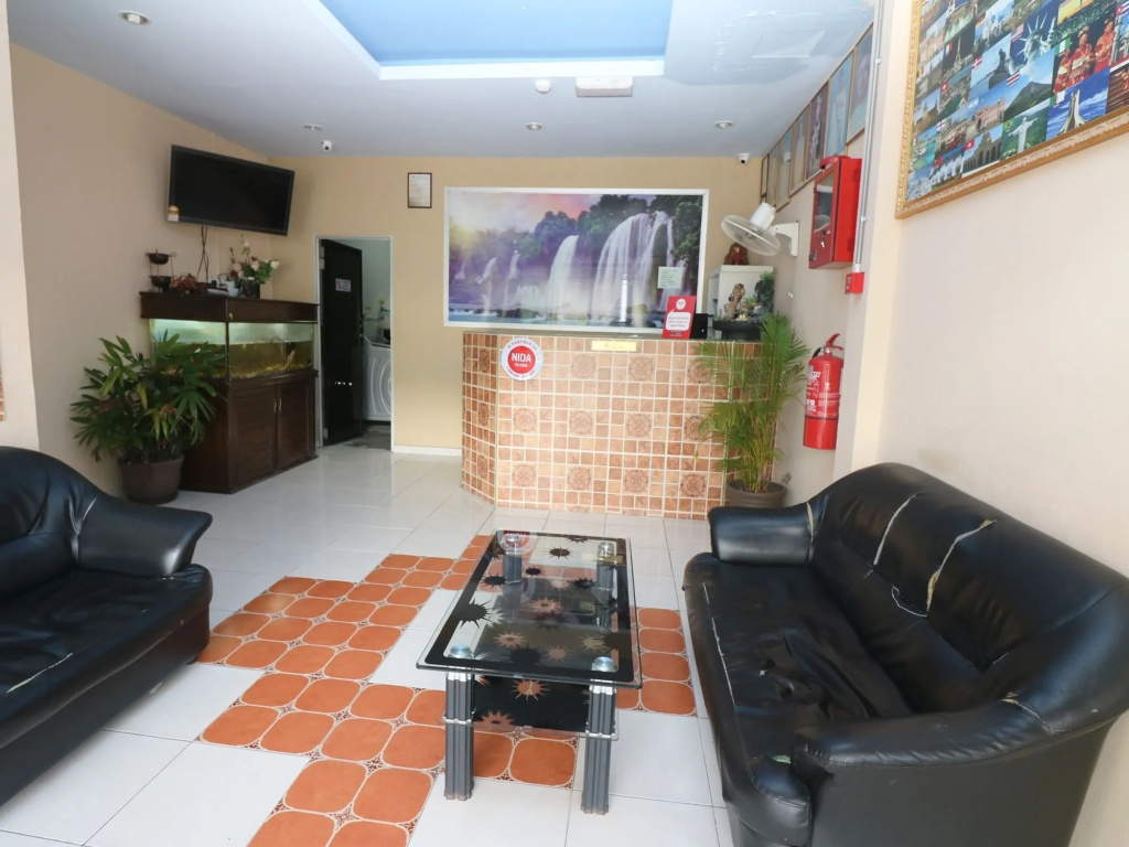 Lobby & Reception