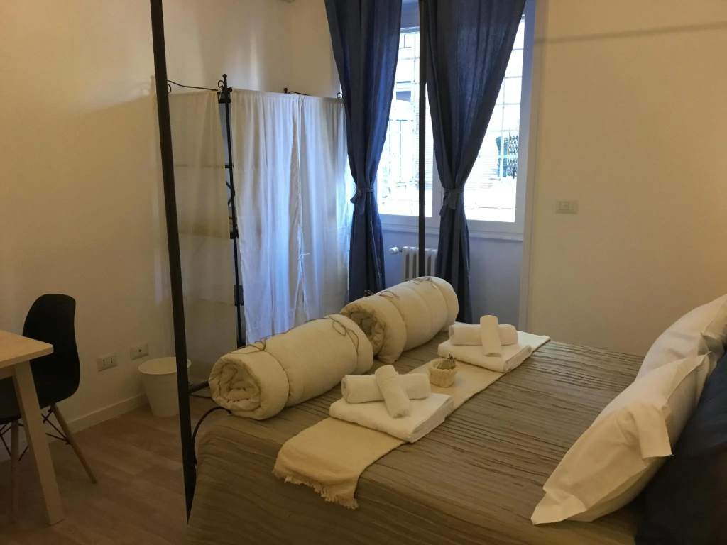 Standard Triple room with city view