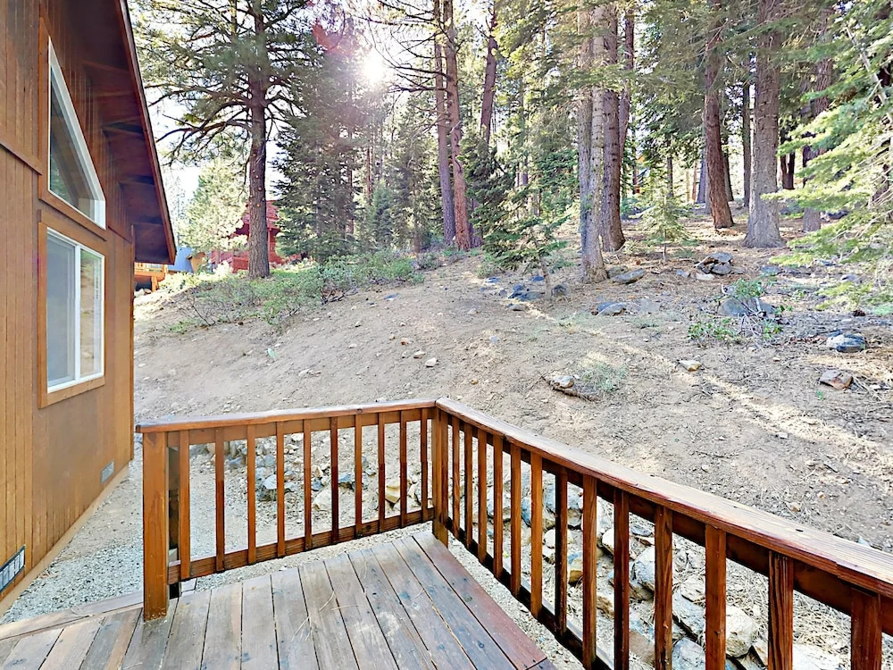 3BR Pine Forest House in Truckee Tahoe Donner by RedAwning