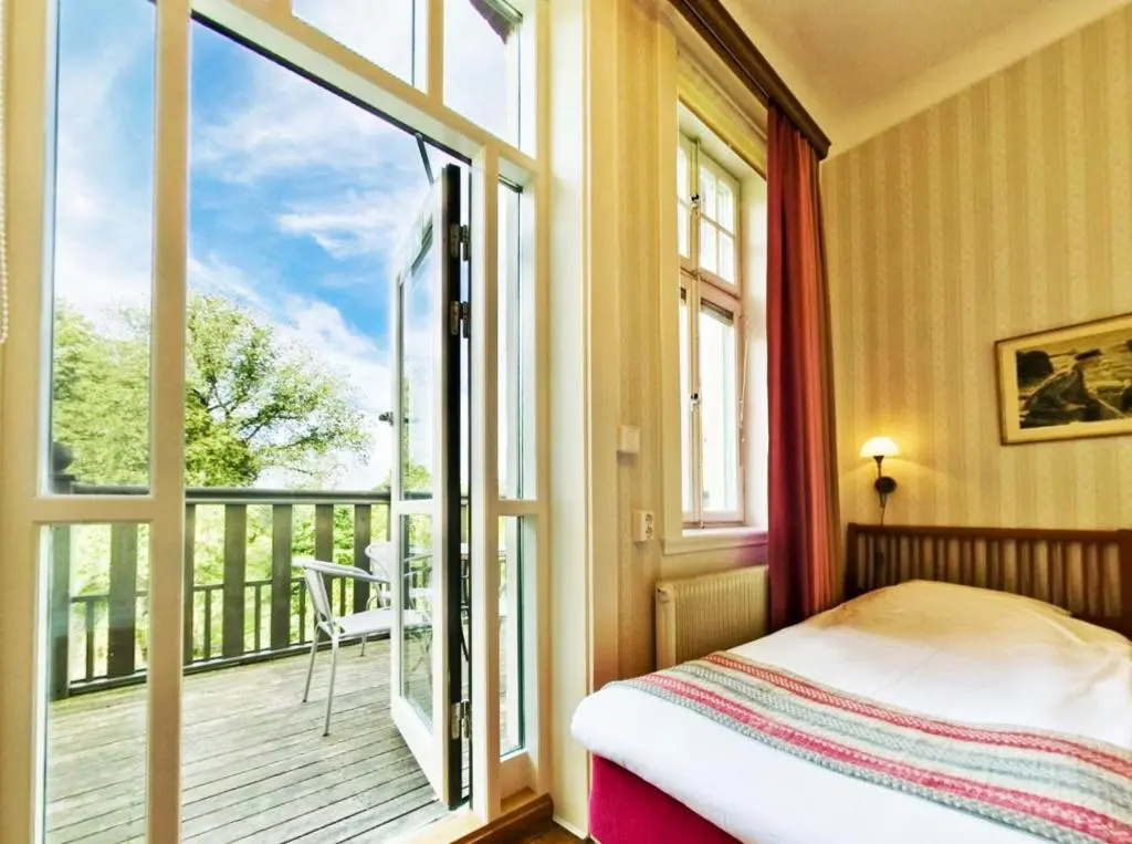Standard Triple room with balcony