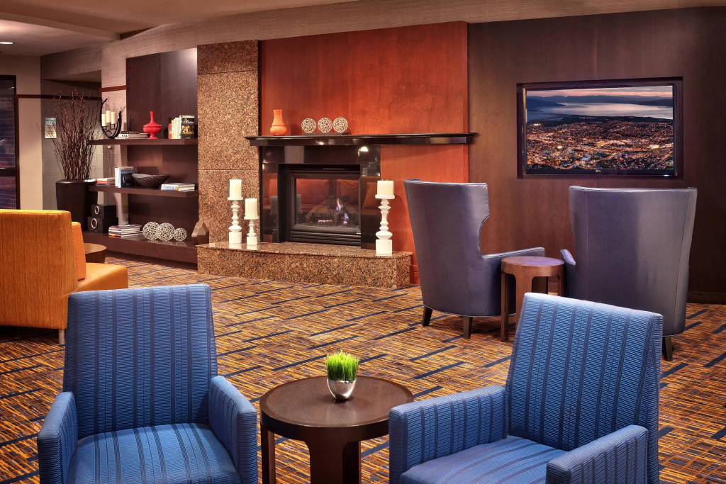 Courtyard by Marriott Kansas City Shawnee