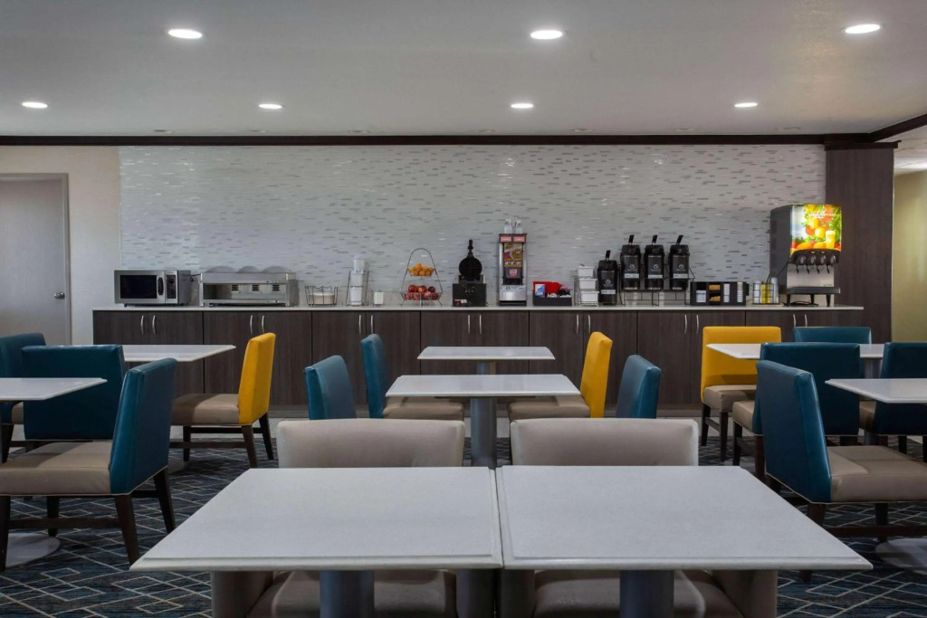 La Quinta Inn & Suites by Wyndham Peru Starved Rock St Park - фото 29