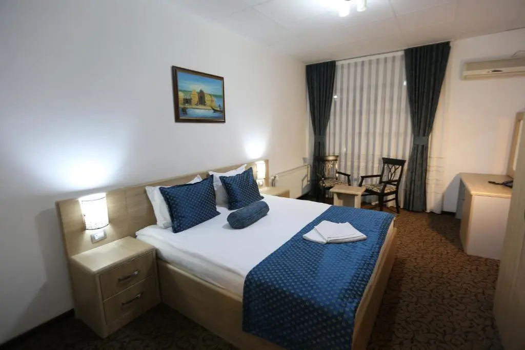 Hotel Pejton - Chambres