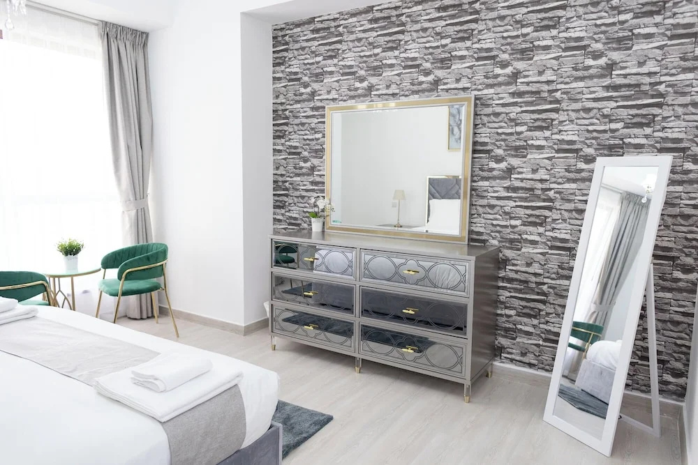 Отель HAPPY SEASON I Shams apartment в Дубае