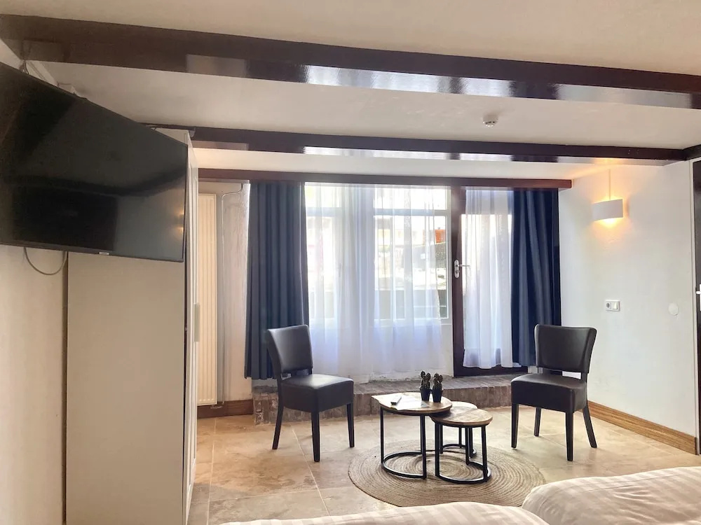 Standard Double room with balcony (twin beds)