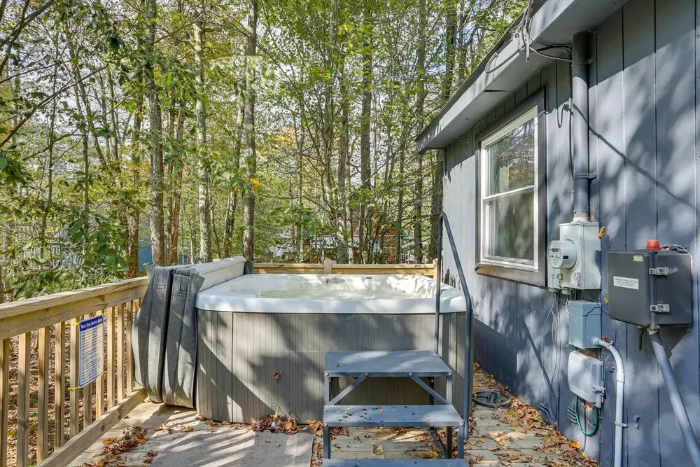 Modern Poconos Chalet w/ Private Hot Tub, Fire Pit