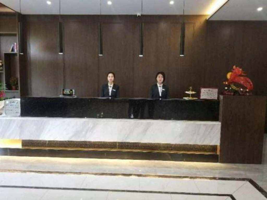 Lobby & Reception