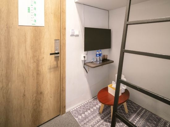 Xishixuan Homestay (Guangzhou Shangxiajiu Pedestrian Street Hualinsi Subway Station)