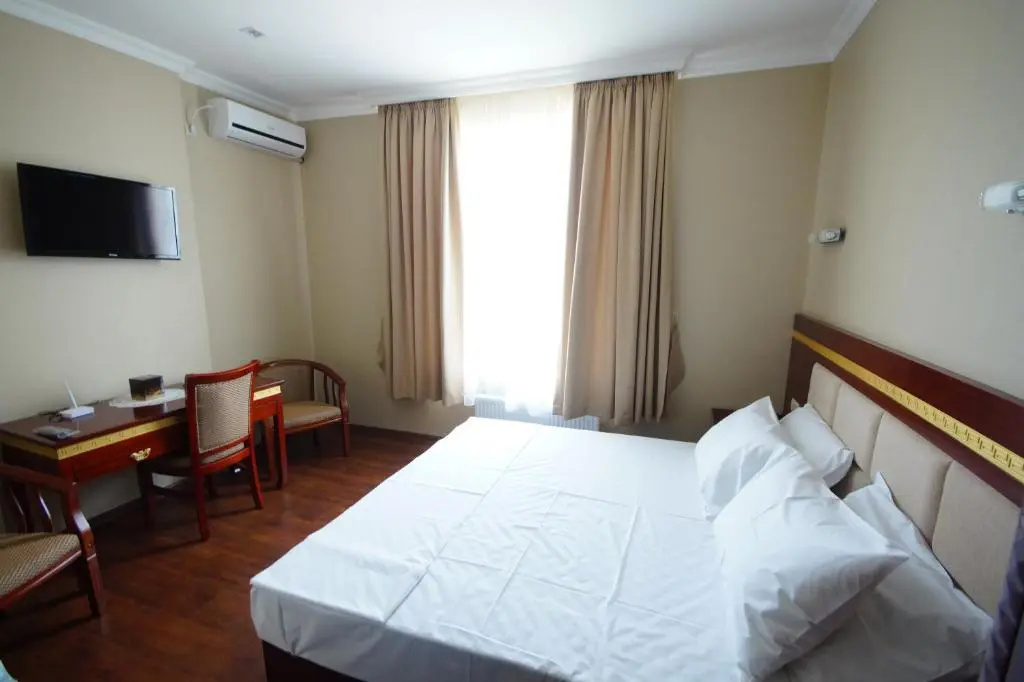 Economy room