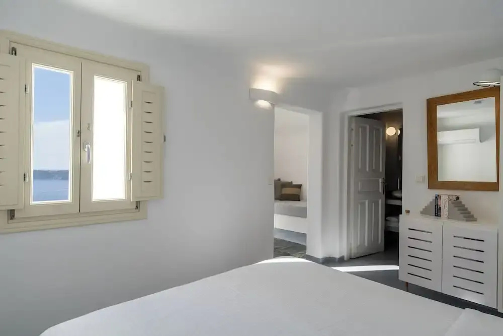 Superior Double room with balcony and with sea view (full double bed)