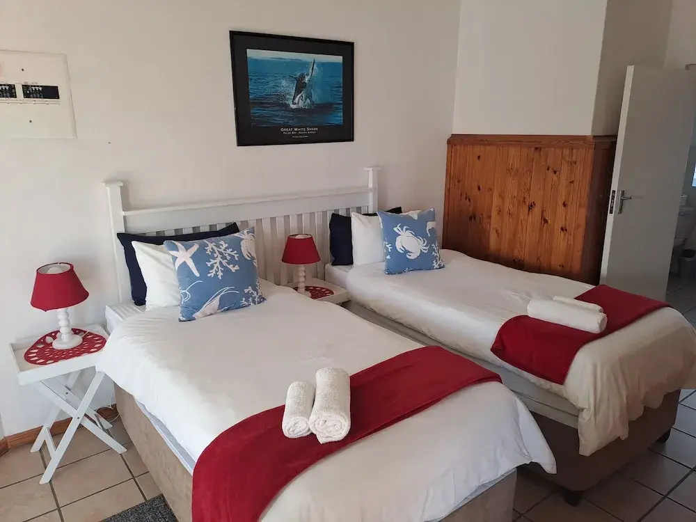 Standard Double Family room with ocean view (full double bed)