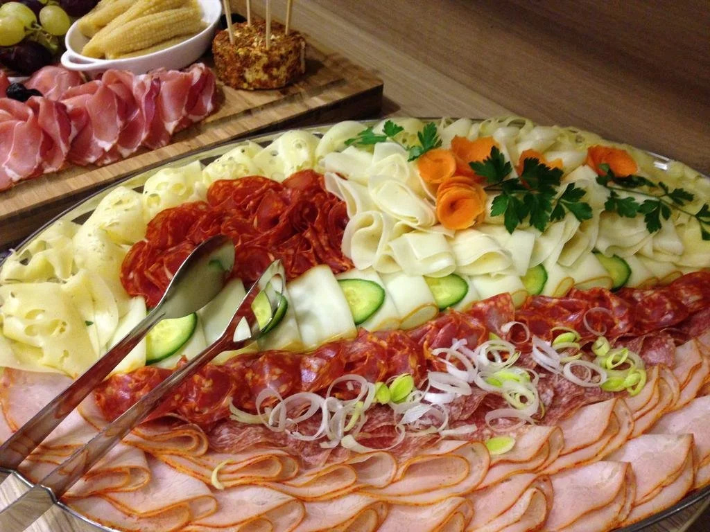 Food & Beverage