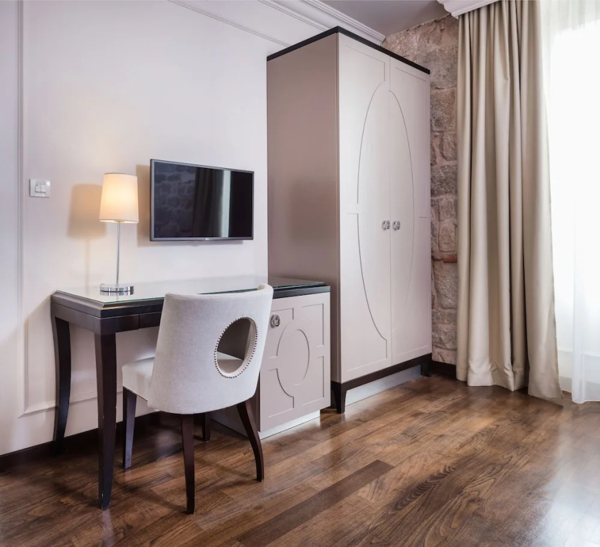 Superior Double room (full double bed)