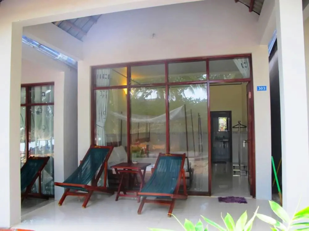Bungalow with balcony and with sea view