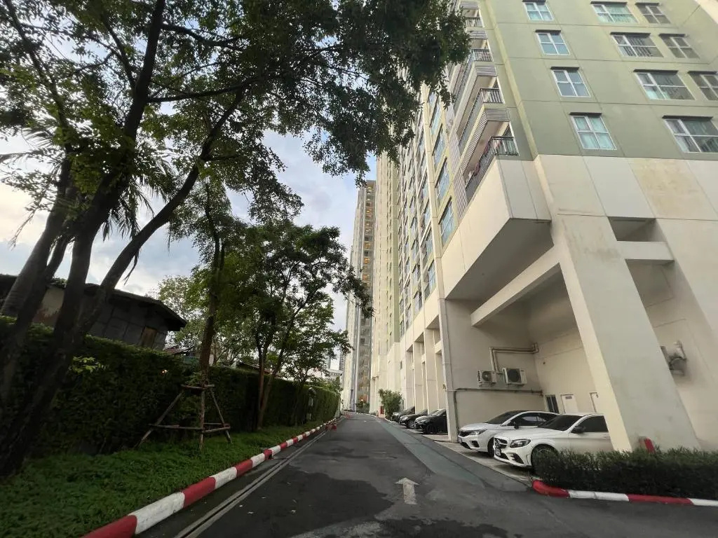 5 Mins Sukhumvit BTS, Fully Equipped Peaceful Escape Pad