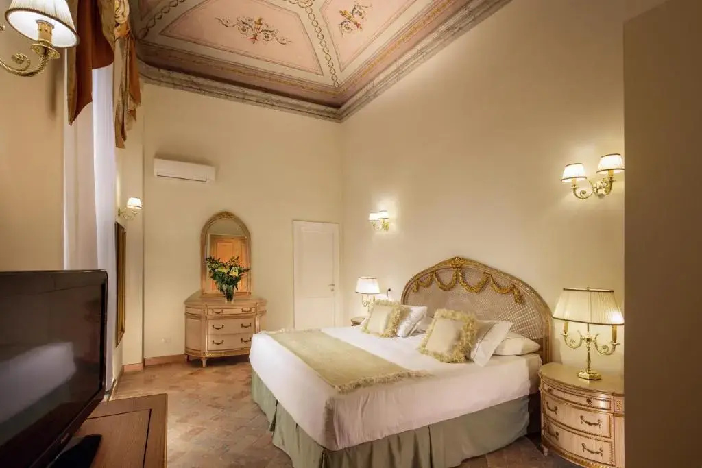 Deluxe Double Suite (full double bed)