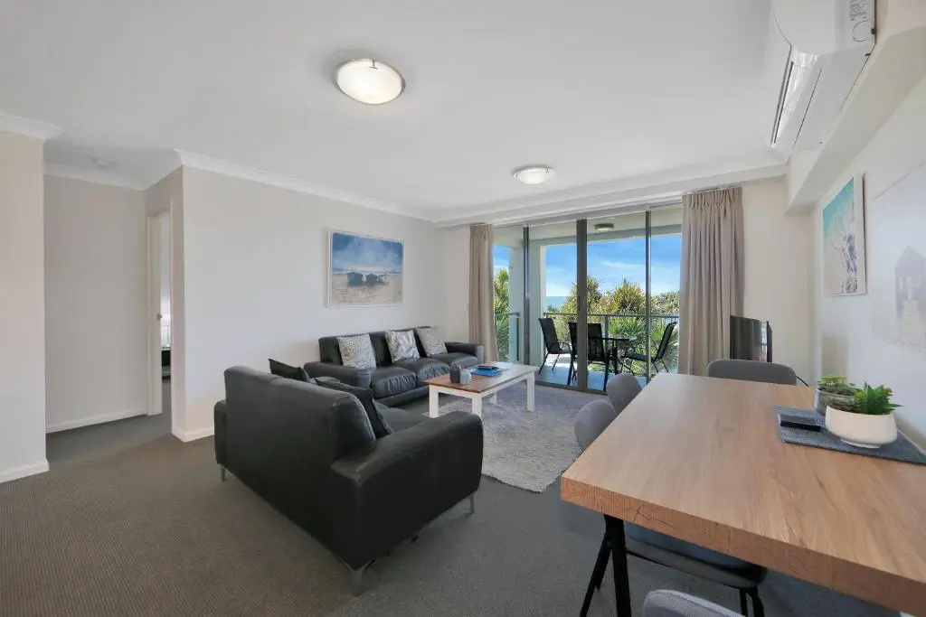 3 Bedrooms Apartment with ocean view