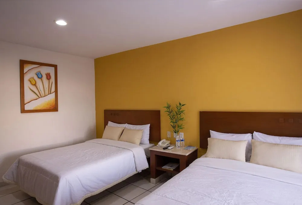 Business Double room (full double bed)