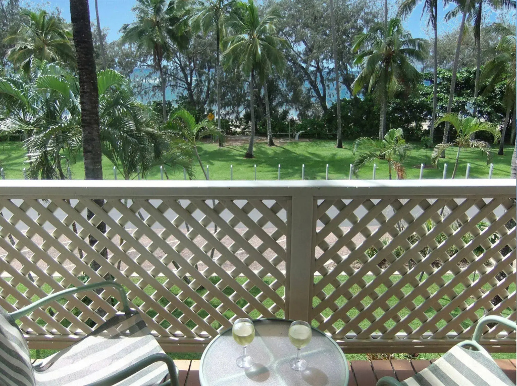 Seascape Holidays – Beachfront Terraces