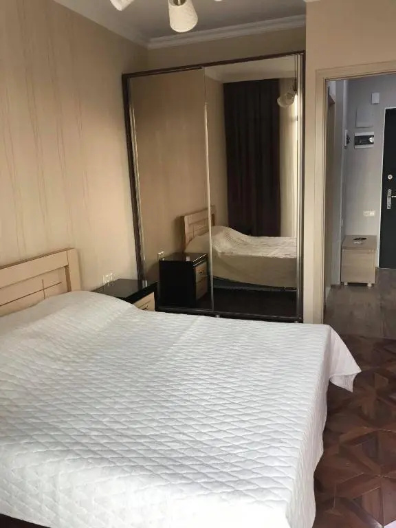 2-Zimmer Wohnung In Einem Wohnhaus