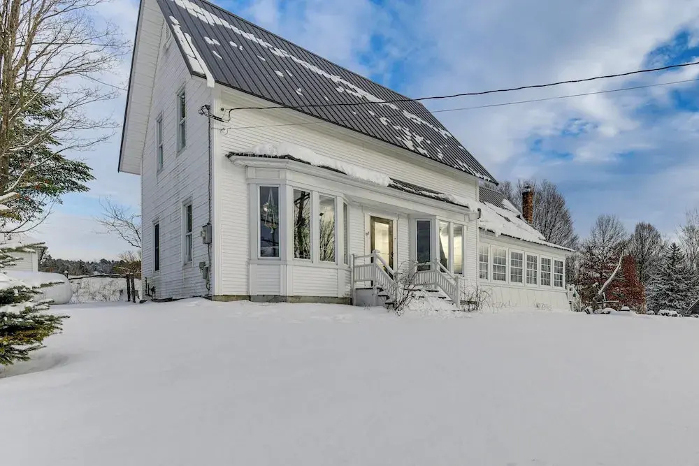 Green Mountain Views! Lowell Getaway Near Skiing