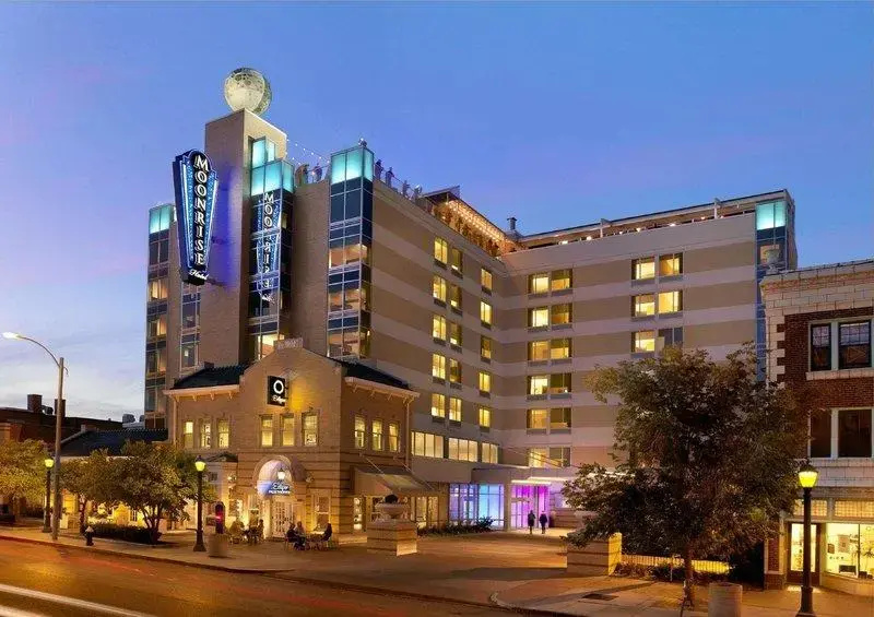 Moonrise Hotel - Chambres