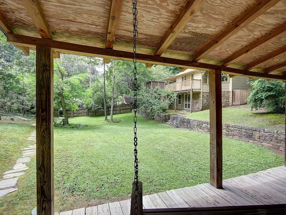 Timeless Treasures 1 Bedroom 1 Bathroom Chalet
