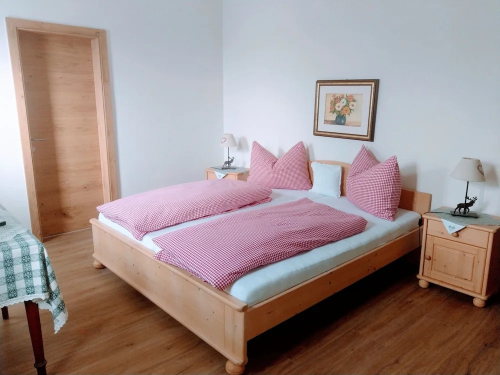 Standard Double room with balcony (full double bed)