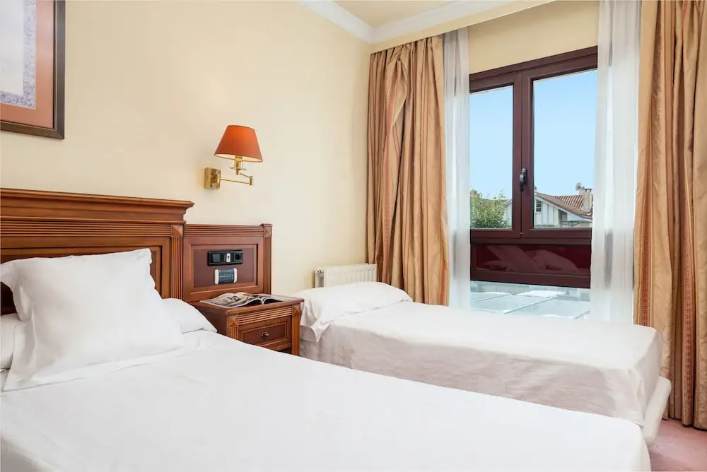 Economy room