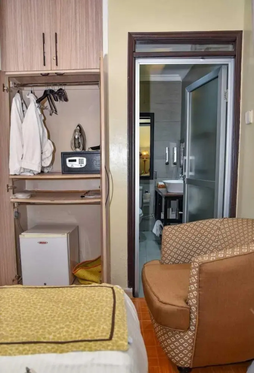 1 Bedroom Standard Double room with courtyard view (full double bed)