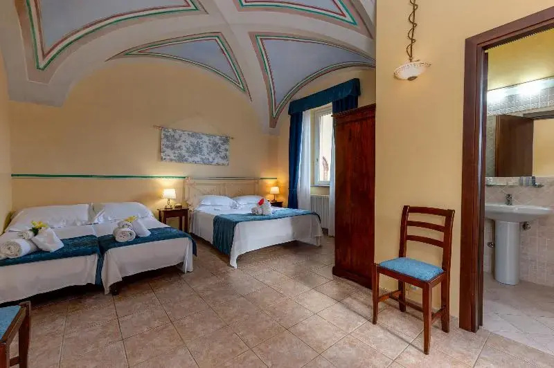 4 Bedrooms Standard Quadruple room