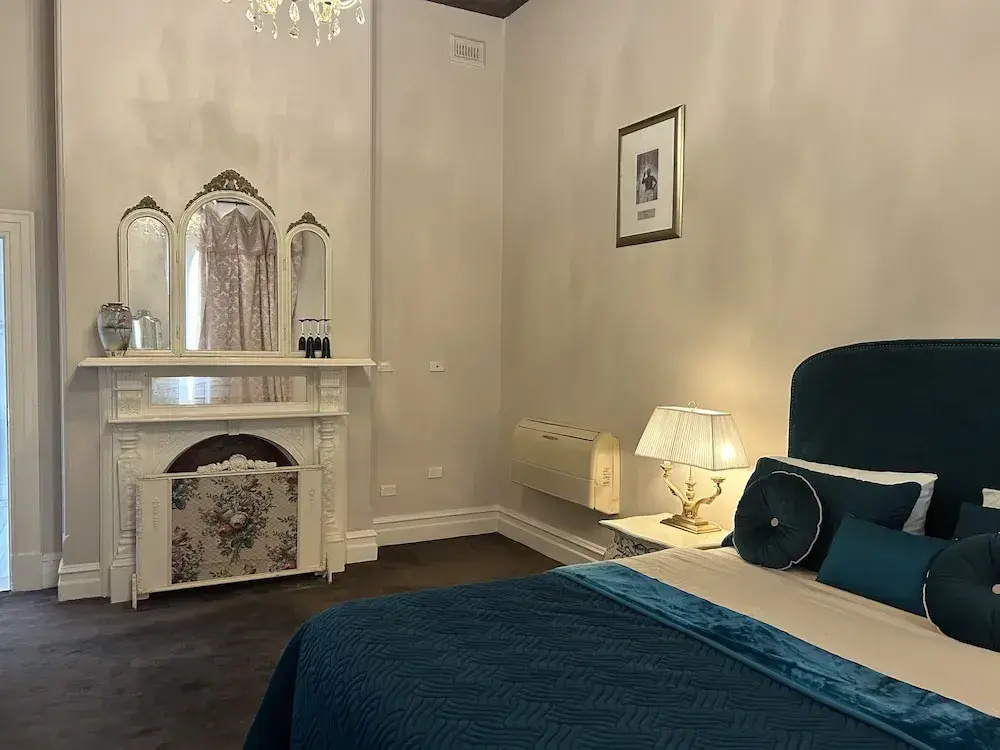 Grand room