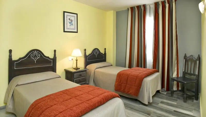 Apartamentos Ona Campanario - Chambres