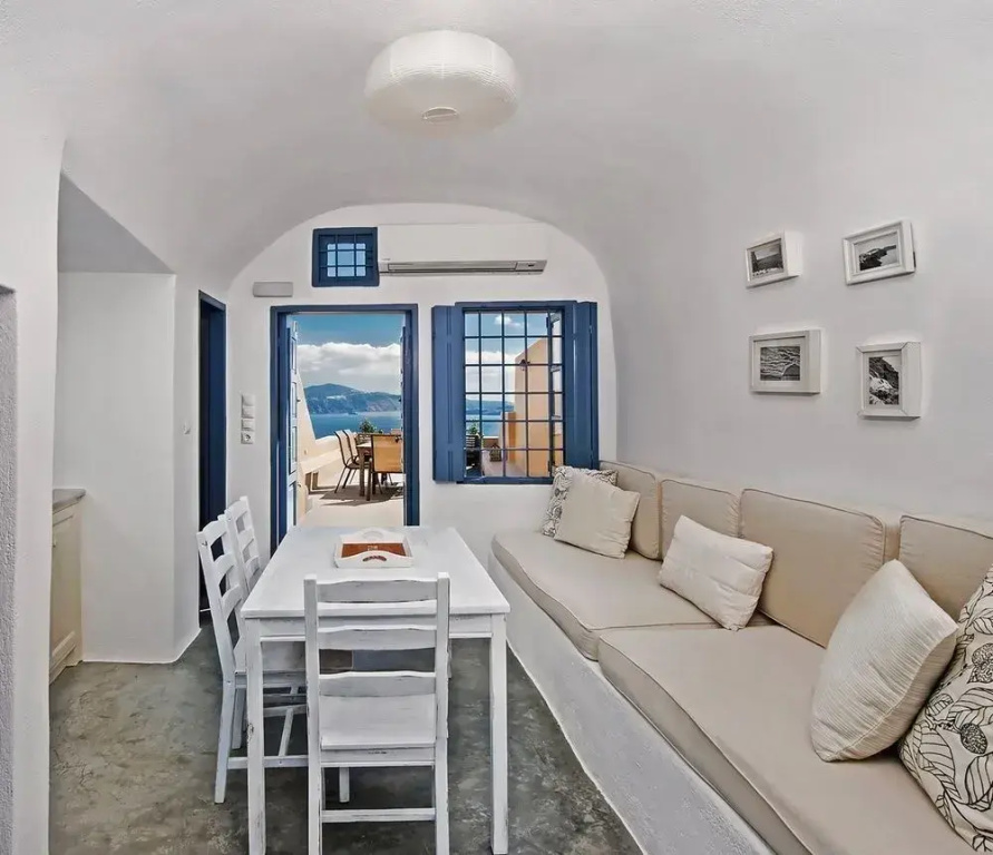 Lucky Homes - Oia