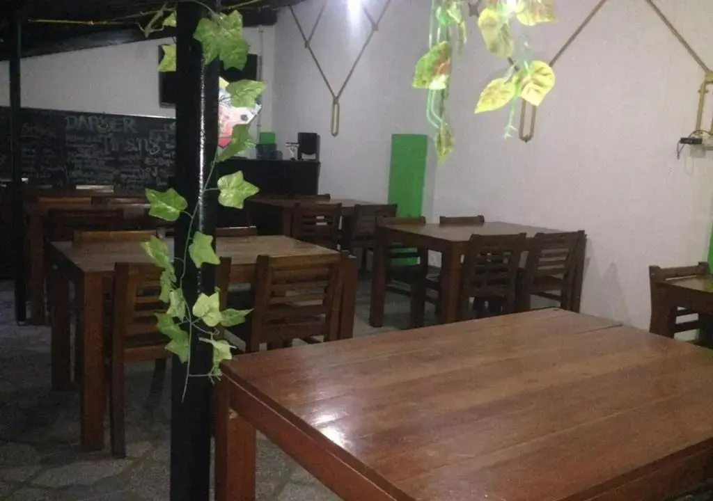 Food & Beverage