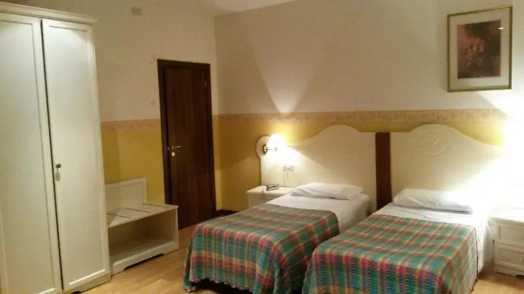 Albergo Ristorante Flora - Chambres
