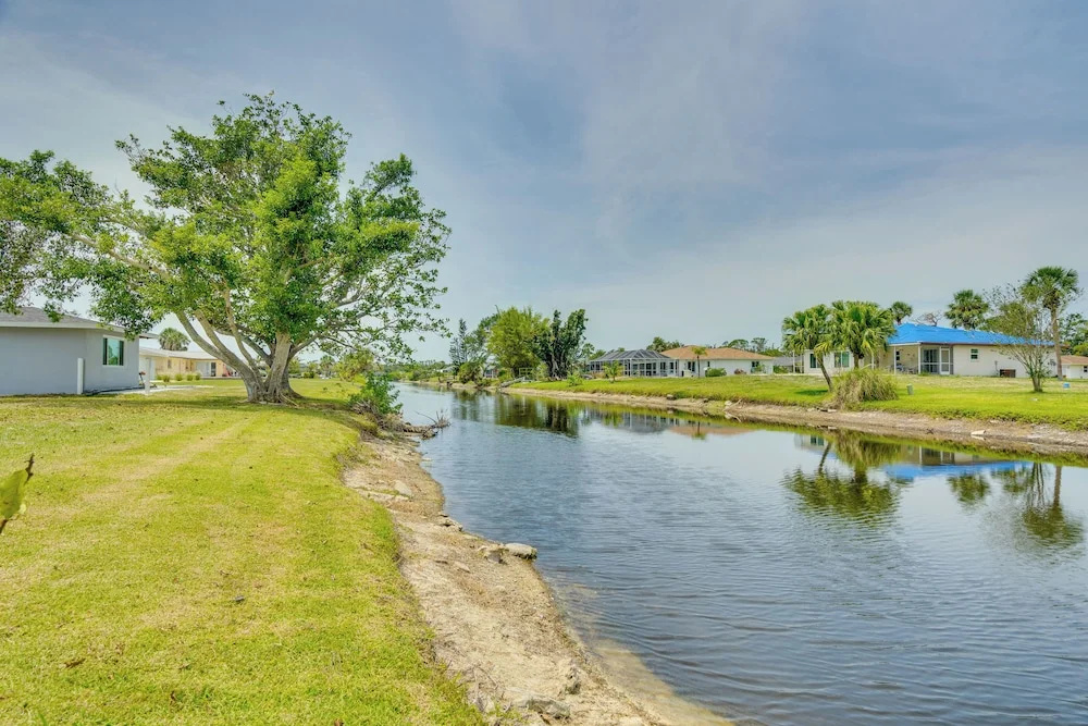 Heated Pool: Canal-front Rotonda West Retreat