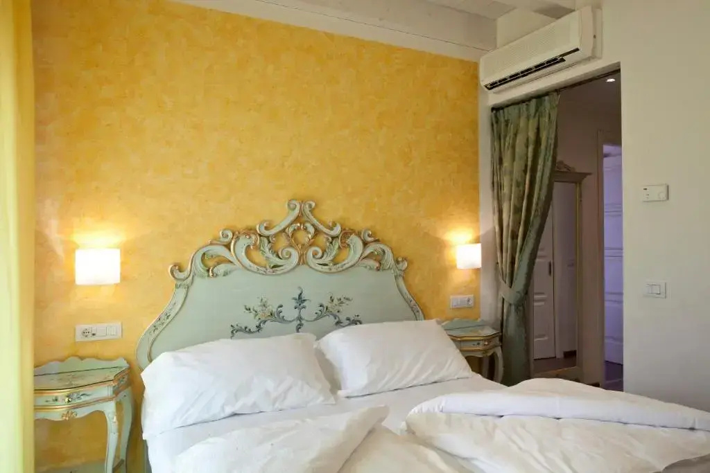 Suite with lake view