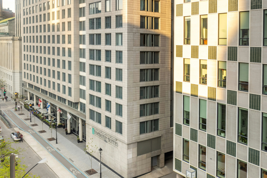 Embassy Suites Montréal by Hilton