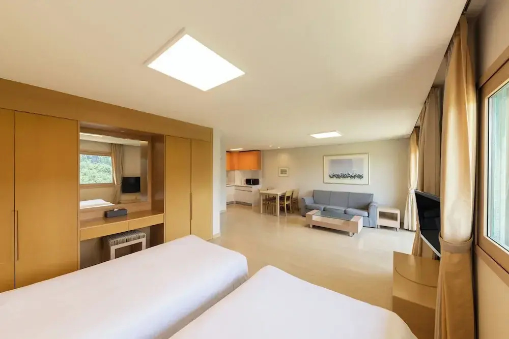 Double Studio (twin beds)