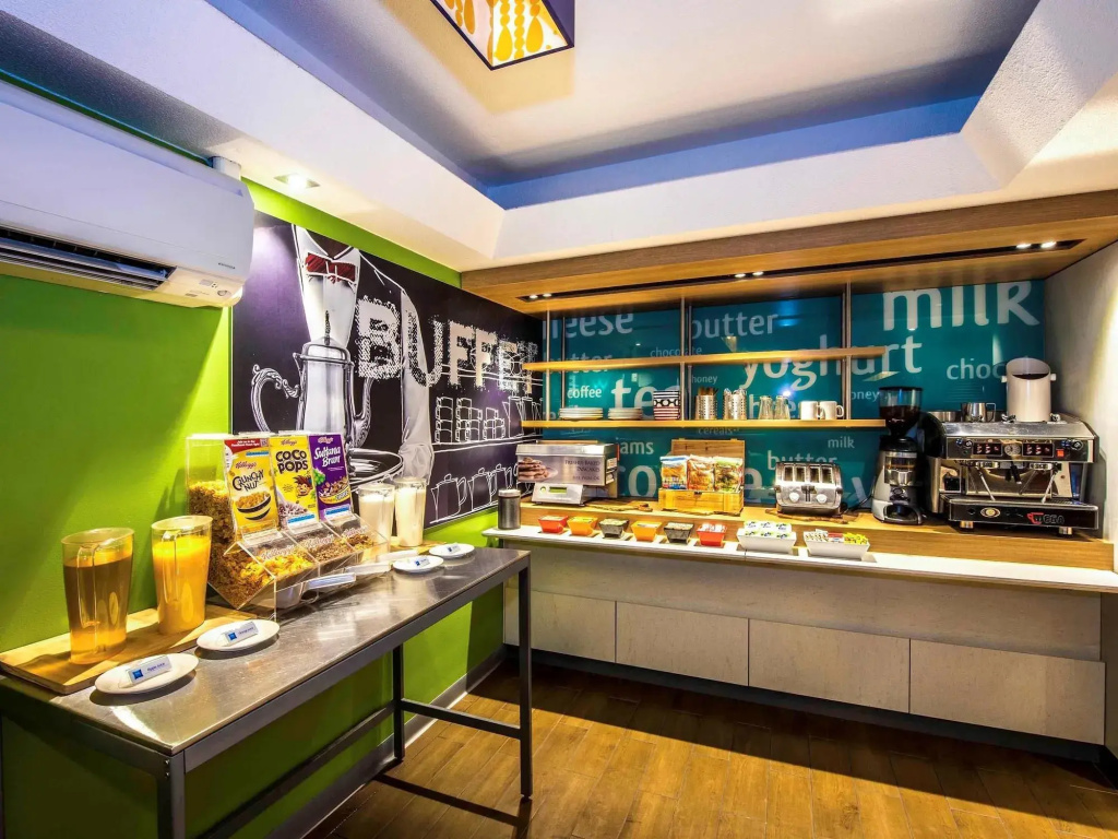 Food & Beverage