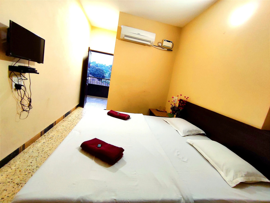 Standard Double room (full double bed)