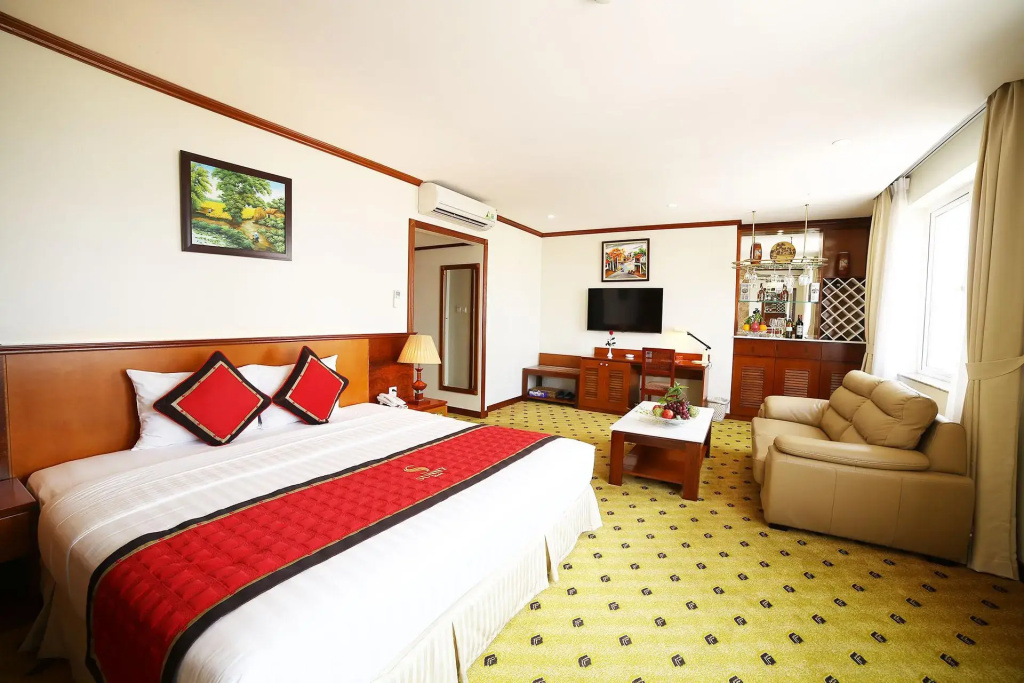 Deluxe Double room (full double bed)