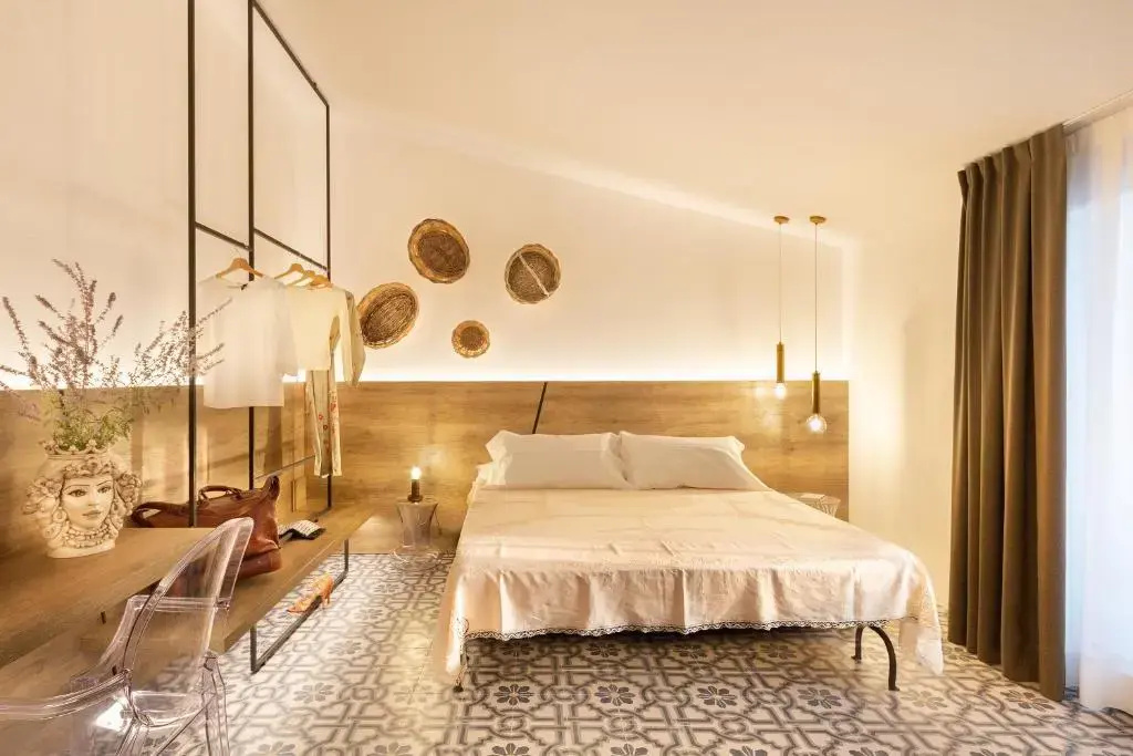 Standard Double room (full double bed)